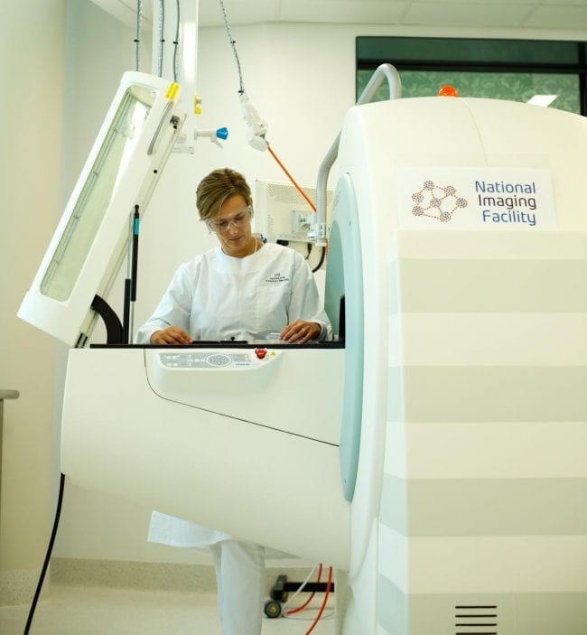 Karine operating the PET-CT at UQ